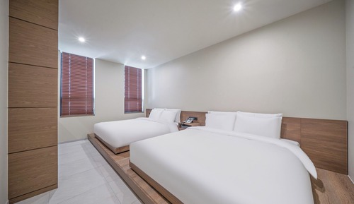Signature Room, Multiple Beds, Terrace, City View