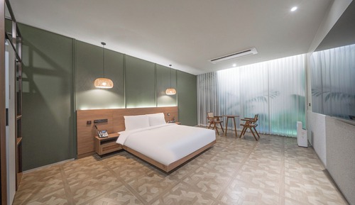 Premium Room, 1 King Bed, Mobility Accessible, Non Smoking