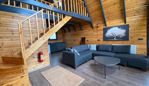 Classic Bungalow, River View