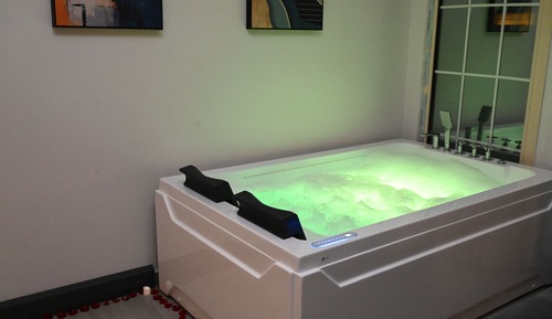 Honeymoon Suite, City View