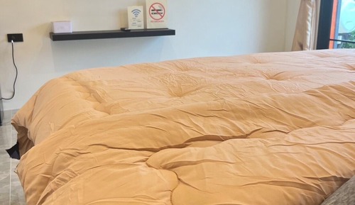 Standard Room, Corner