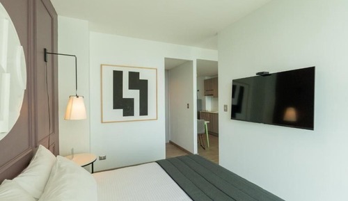 Superior Studio Suite, 1 King Bed, City View