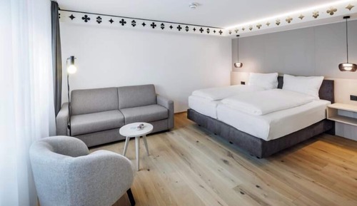 Deluxe Studio Suite