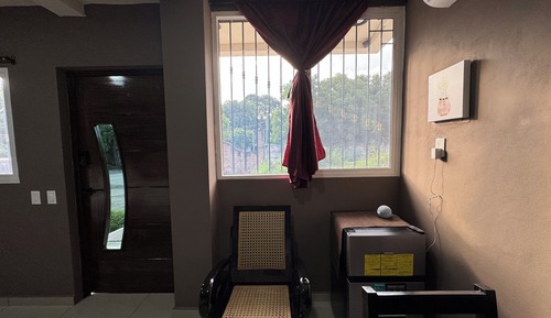 Comfort Room, City View