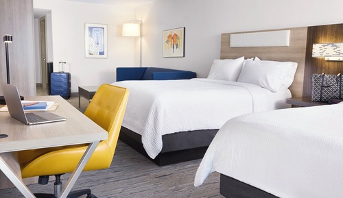 Suite, 2 Queen Beds, Accessible Bathtub (Mobility)