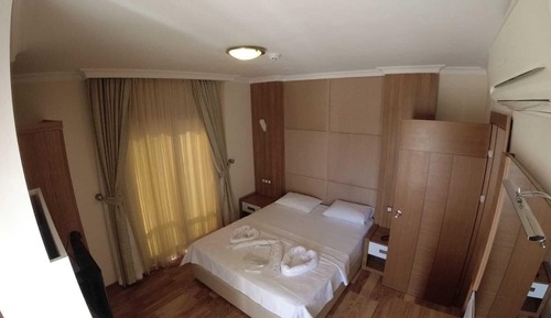 Family Room, 2 Bedrooms