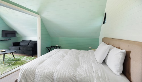 Comfort Bungalow, Mobility Accessible, Hill View