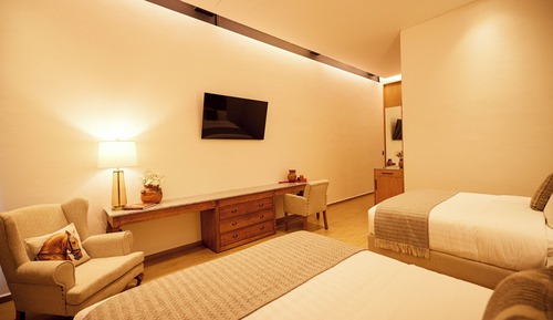 Standard Twin Room, 2 Queen Beds, Courtyard View