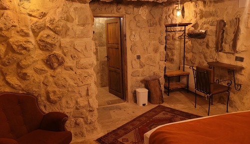 STONE ROOM 103