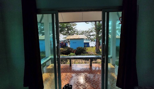 Spacious King Fan Bungalow C