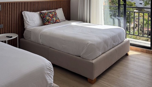 Classic Apartment, Balcony, Hill View