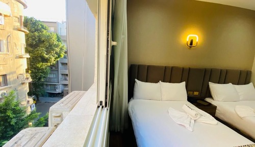 Deluxe Room, City View, Garden Area