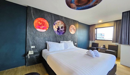 Deluxe Room, City View
