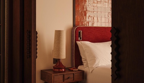 Suite, 1 King Bed (Leonor)