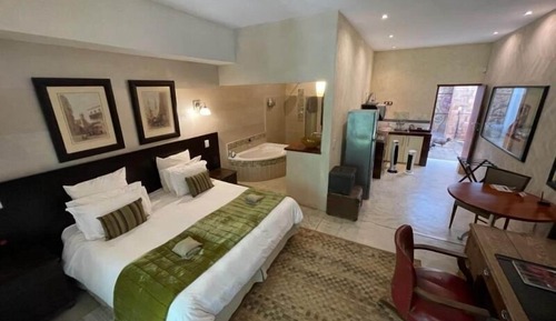 Deluxe Double Room, Garden View