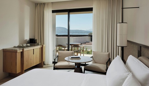 Deluxe Room, 1 King Bed, Non Smoking, Sea View