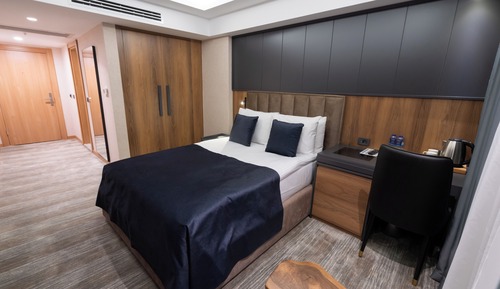 Economy Room