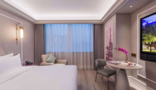 Standard Room, 1 King Bed