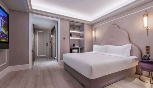 Superior Room, 1 King Bed