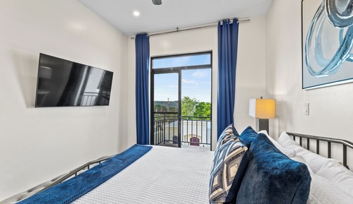 Luxury Townhome, 2 Bedrooms, Private Pool, Mountain View
