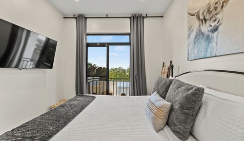Luxury Townhome, 2 Bedrooms, Private Pool, Mountain View