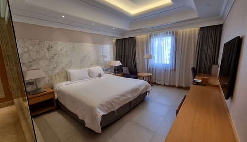 Deluxe Double Room, City View (SuperKing A)