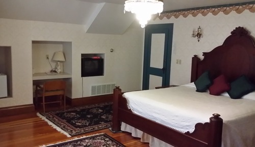 Signature Suite, 1 King Bed, Fireplace (Royal Splendor)