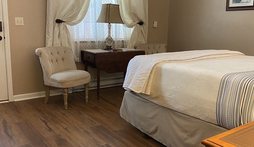 Romantic Room, 1 Queen Bed, Ground Floor (Pet Friendly)