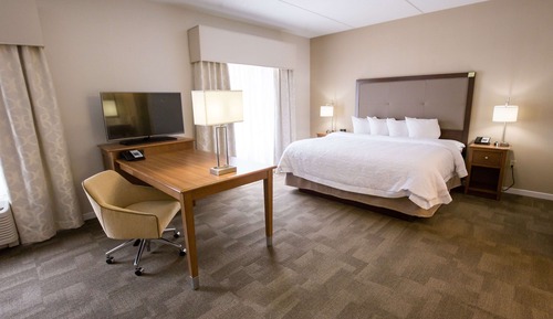 King, Studio, 1 King Bed, Non Smoking, Kitchenette