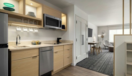 Studio, 2 Queen Beds (Hearing Accessible)