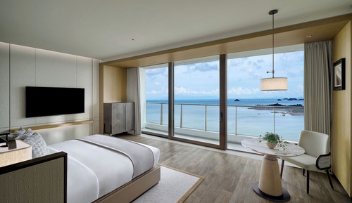 Deluxe Sea View King Room