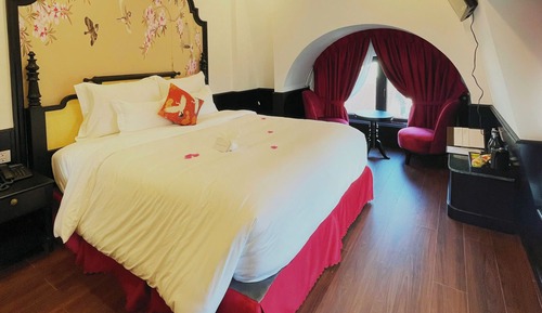 Deluxe Double or Twin Room, City View