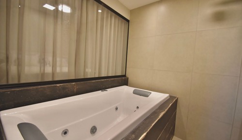 Premium Double Room, 1 King Bed, Jetted Tub