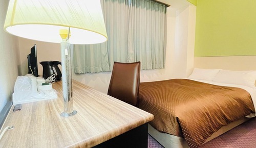 Double Room, Smoking