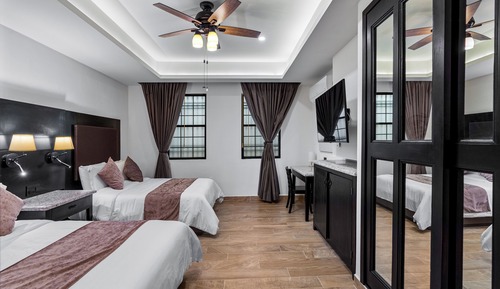 Deluxe Studio Suite, 2 Bedrooms, Housekeeping