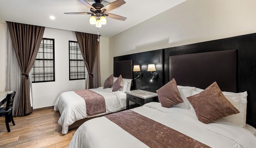 Comfort House, 5 Bedrooms, Resort View, Corner