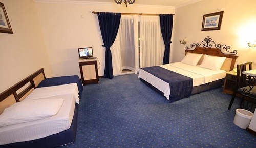 Standard Triple Room Sea View