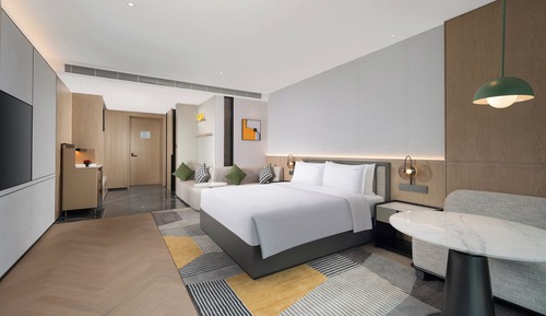 Standard Room, 1 King Bed