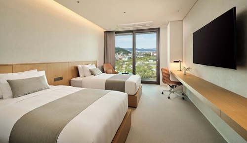 [4PM Late Check-In/ 12PM Late Check-Out] Deluxe Twin Room