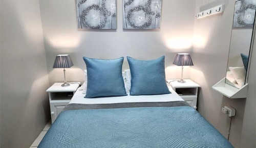 Basic Apartment, Courtyard View