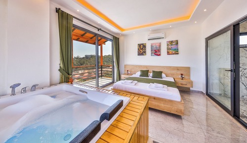 Deluxe Villa, Partial Lake View