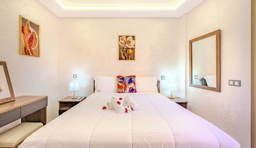 Deluxe Apartment