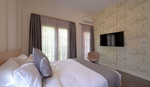 Suite, Balcony, City View