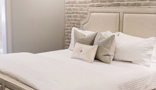 Luxury Condo, 2 Bedrooms, Kitchen (201)