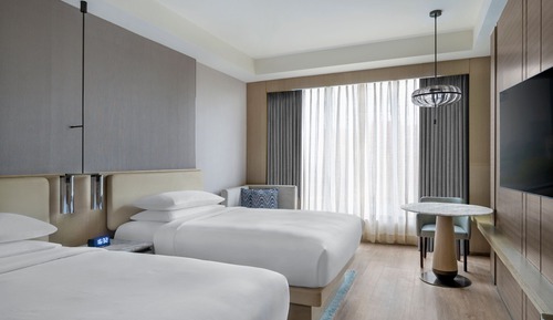 Room, 2 Twin Beds, Non Smoking, City View