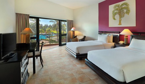 Superior Twin Room, 2 Twin Beds, Pool View