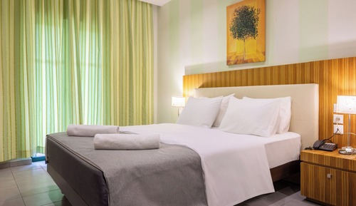 Junior Suite with Garden View