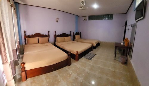 Deluxe Quadruple Room, City View