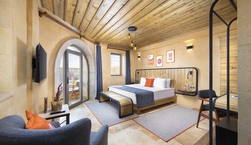 Deluxe Room, 1 King Bed, Balcony, Valley View