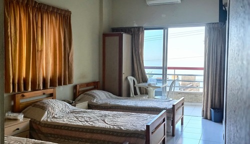 Economy Triple Room